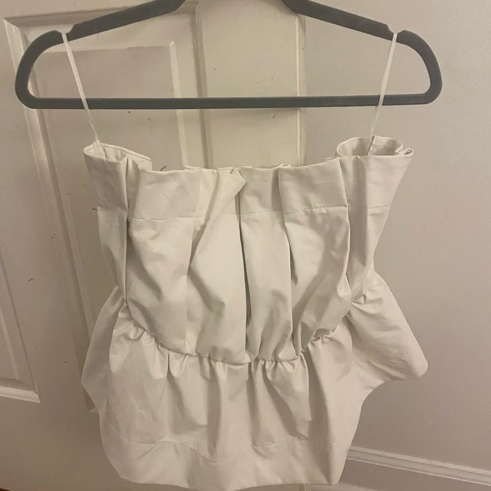 TCEC Alamont Faux Leather Strapless Top - Picture 4 of 6